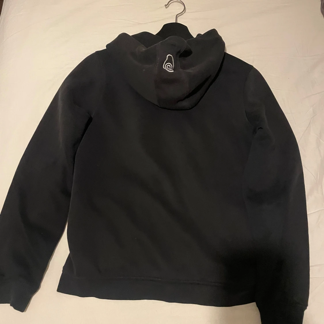 Svart hoodie från Sail Racing - 1