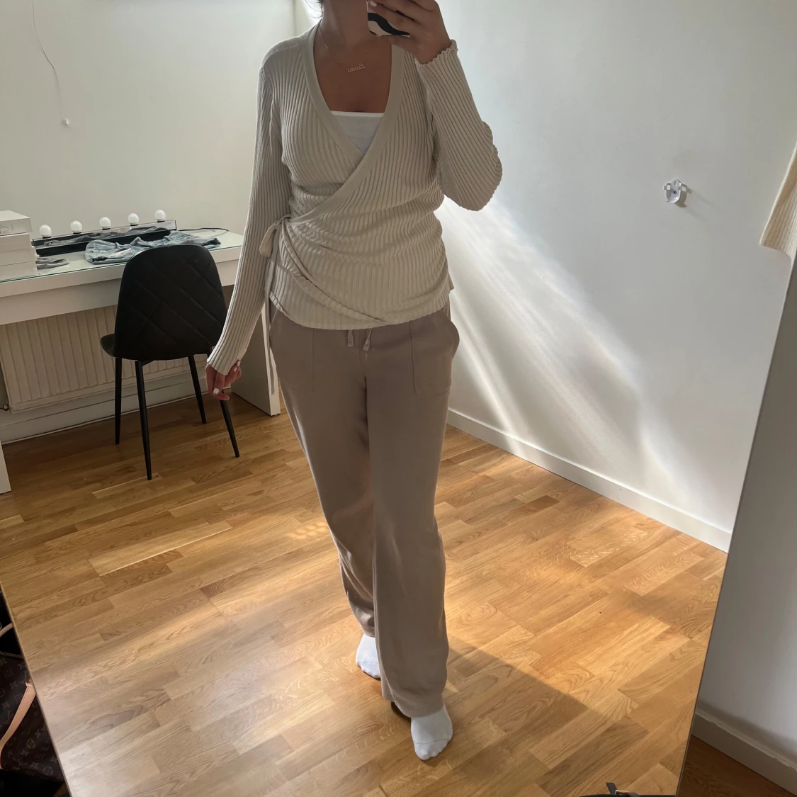 Beige omlott kofta från Esmara