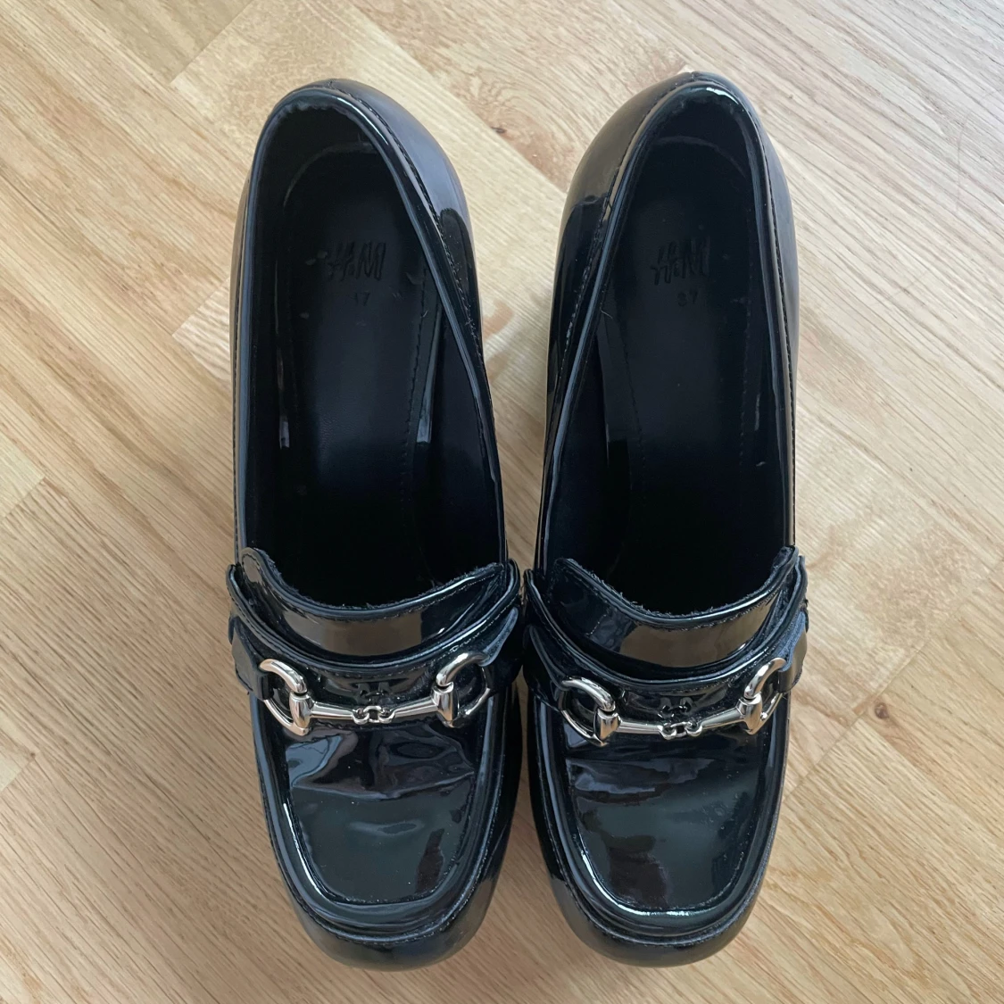 Svarta platåloafers med klack från H&M - 1