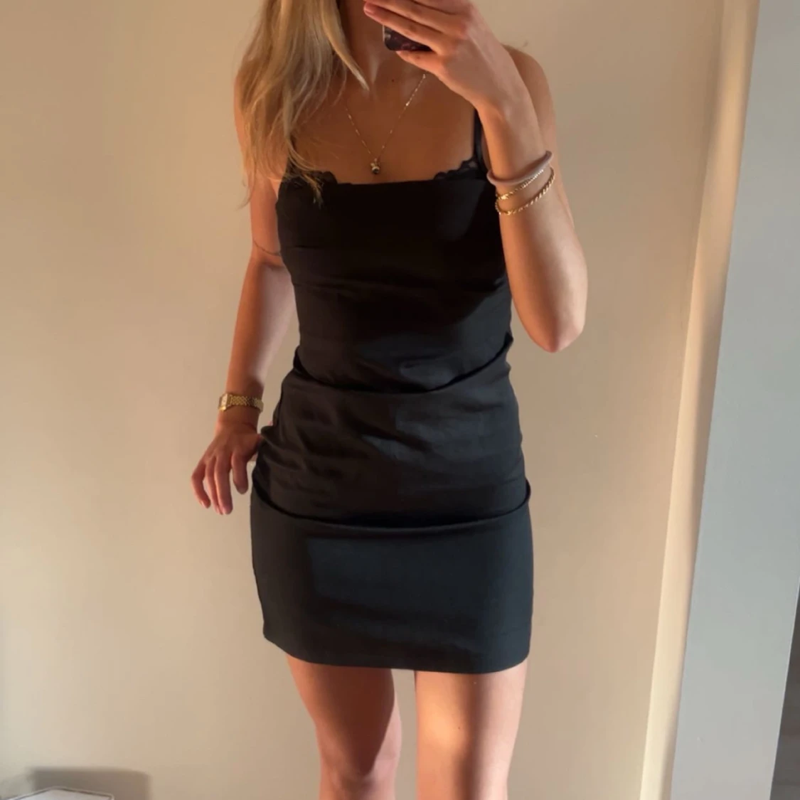 Svart kortklänning - 1