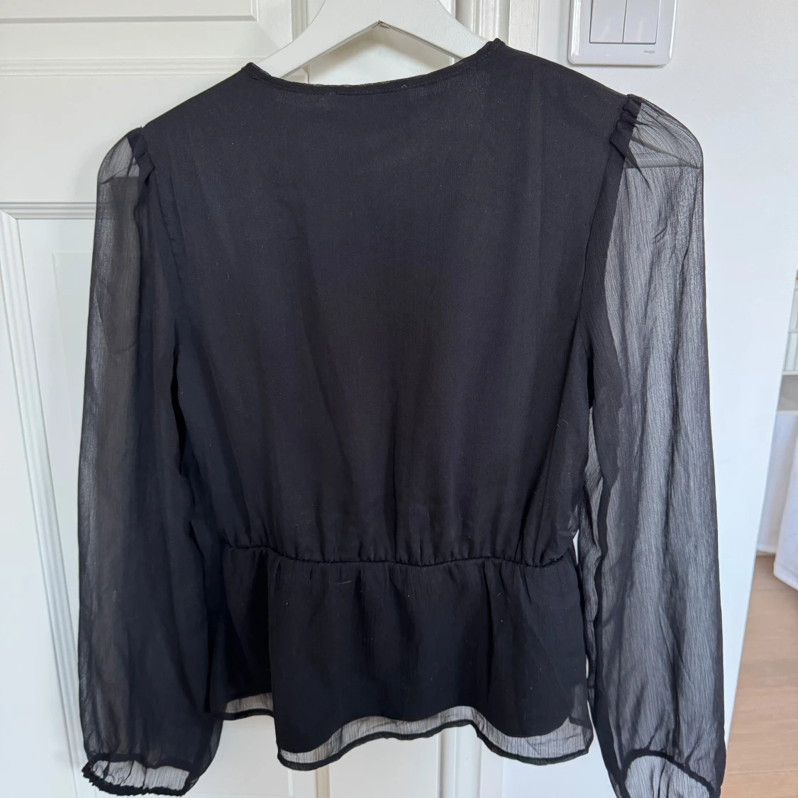 Svart blus  - 4
