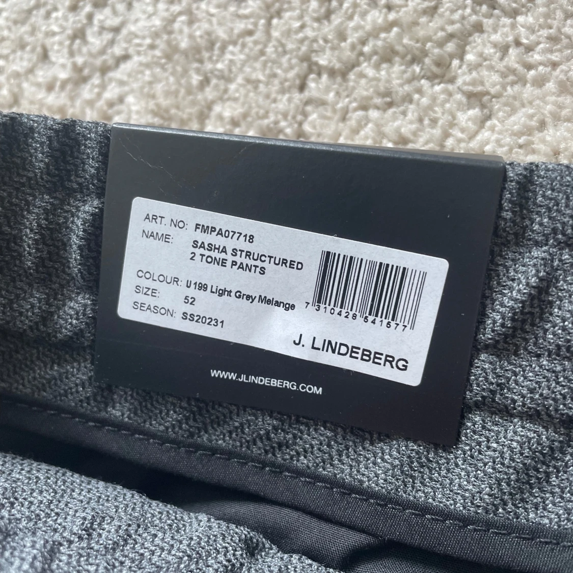 Grå kostymbyxor från J. Lindeberg - 2
