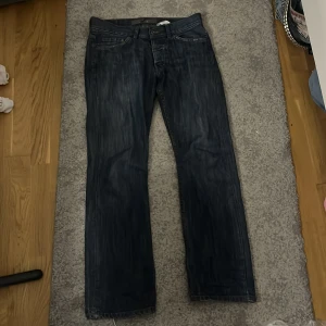 Mörkblå jeansbyxor - Jättesnyggaaa🙏sitter fint baggy, kom privat för mer info 