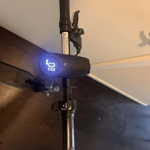 El sparkcykel - Fungerar utmärkt laddare medföljer! Finns i stockholm.