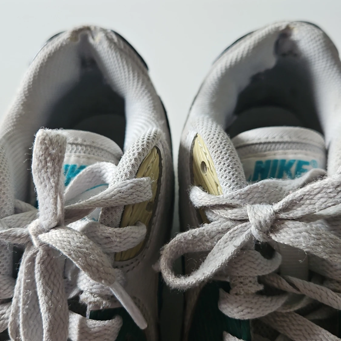 Nike Air Max sneakers i vitt och turkos - 3