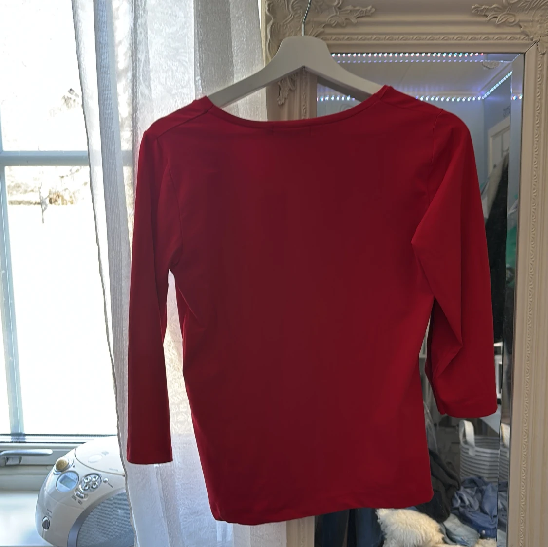 Röd långärmad topp från A feeling of Joy - 3