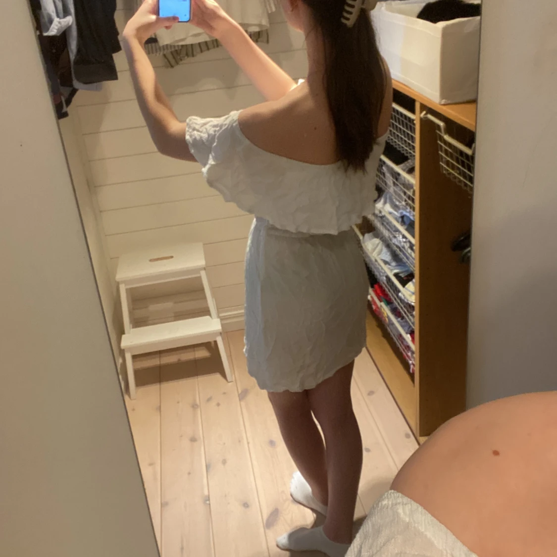 Vit offshoulder klänning från NLY Trend - 1