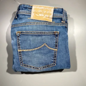 Jacob Cohen jeans  - Hej! Säljer nu mina jeans från märket Jacob Cohen , storlek 37, bra skick. Givetvis äkta, Tveka inte på att höra av dig om du har frågor eller funderingar kring jeansen!