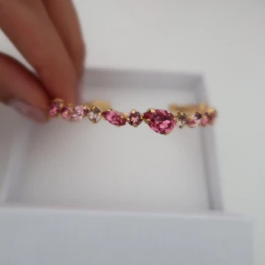 Caroline Svedbom, armband - Oanvänd, utan prislapp. Antonio Bangle, ordinarie pris: 1485kr 