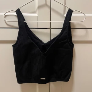 Ribbat träningslinne från Aimn - Fin skick, storlek S