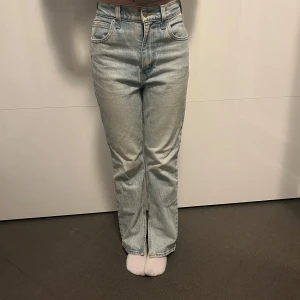 Ljusblå jeans från Levis - Blåa jeans från Levis💕 använda några gånger💕 w23 L29