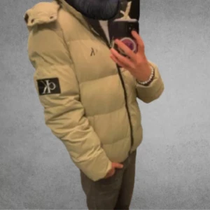 Calvin klein puffer jacket 💨  - Tvär fet vinter jacka💯🎉 Lägg prisförslag och skriv vid minsta fundering 💭 