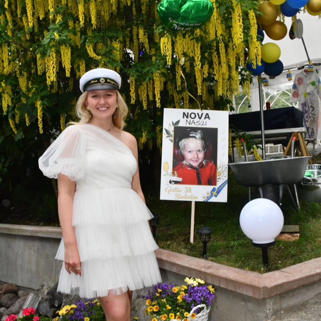 Vit By Malina Klänning - 2