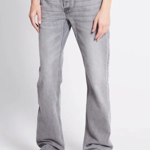 Gråa straight ICON jeans Lager157 - Välanvända, nypris 400kr, bra skick🩷