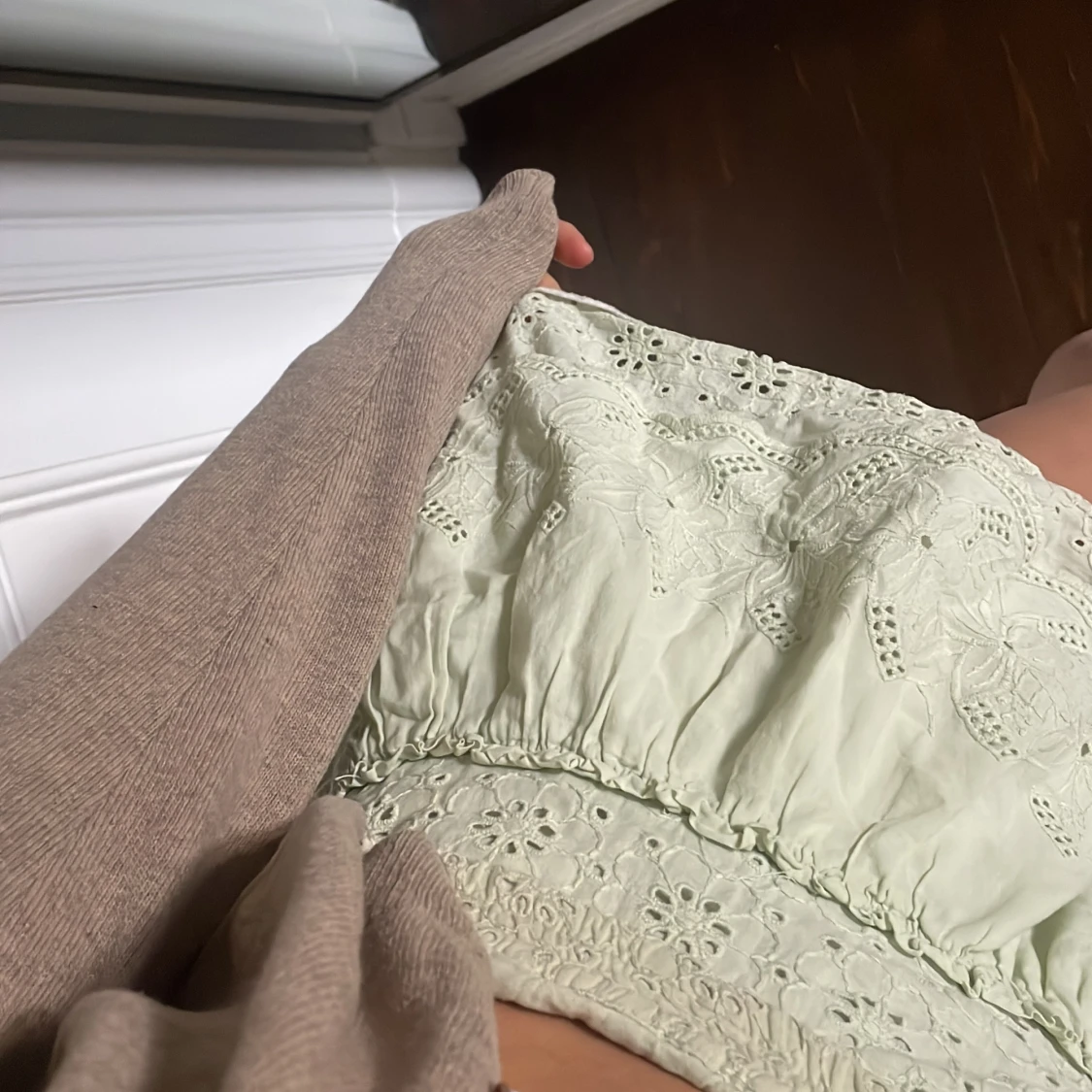 Ljusgrön broderad kjol zara - 2