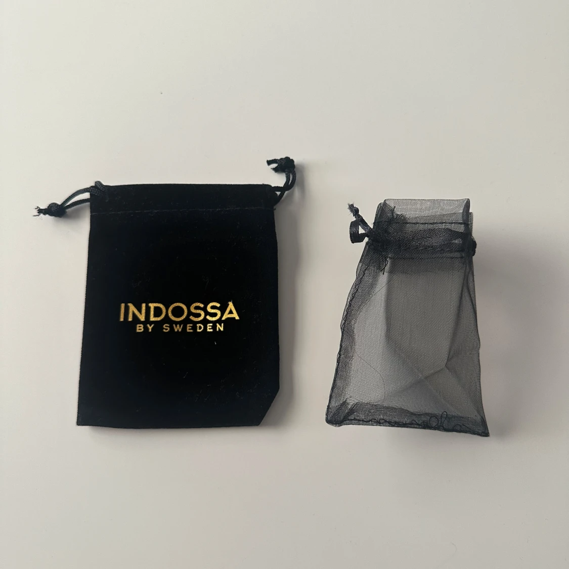 Silverfärgat halsband från Indossa - 2