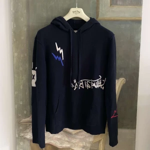 Zadig & Voltaire kofta  - Zadig & Voltaire hoodie i Kashmir blandning som är otroligt mjuk. Eftertraktad och fet! S sitter som M. Nypris över 5000kr 