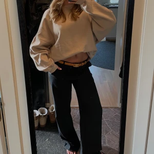 Beige oversized sweatshirt - Helt oanvänd!.