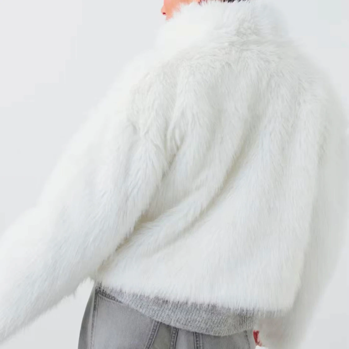 Vit fluffig pälsjacka - 1