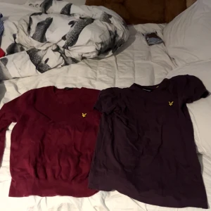 Lyle & scott  - Snygg T-shirt med en snygg v-ringad tröja storlek s