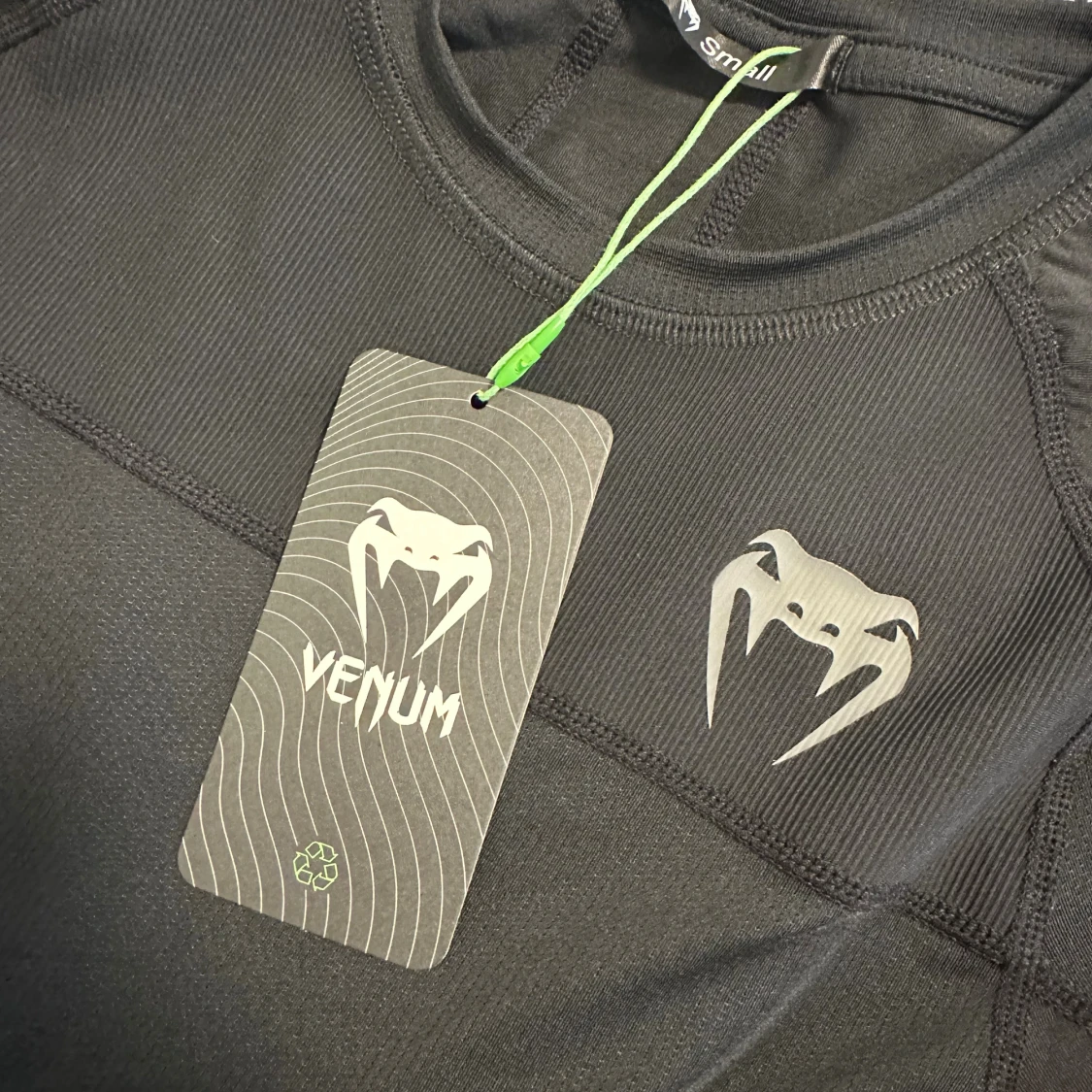 Svart tight tränings-tröja från Venum - 2