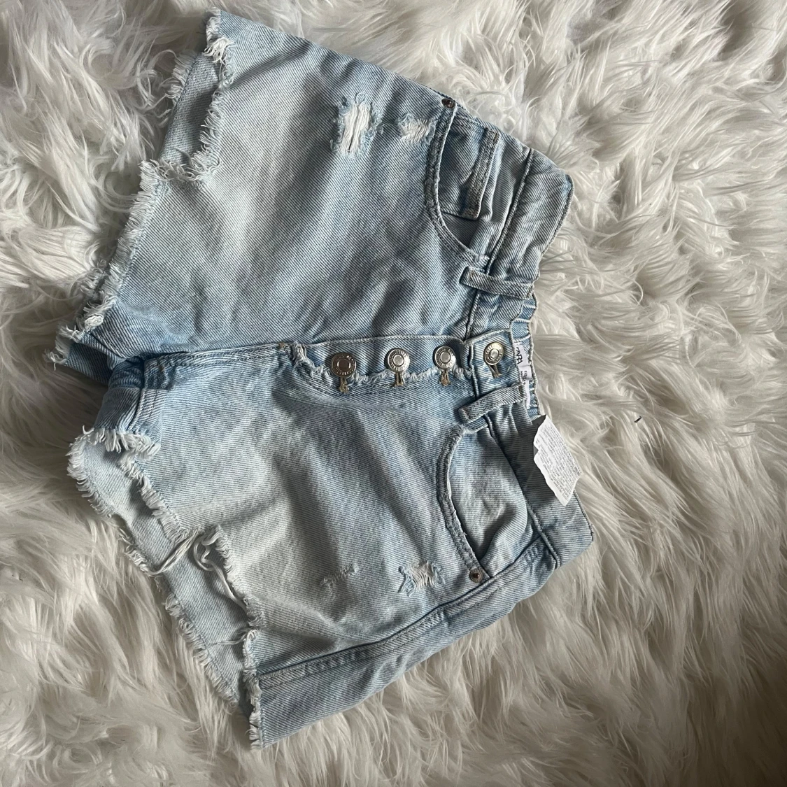 Ljusblå jeansshorts från Zara