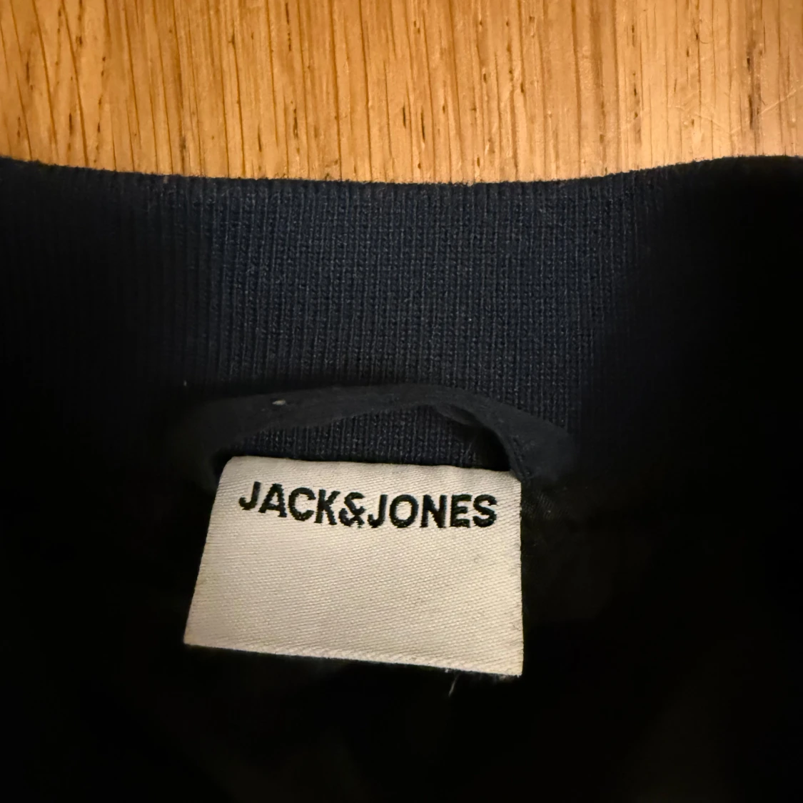 Mörkblå bomberjacka från Jack & Jones - 1