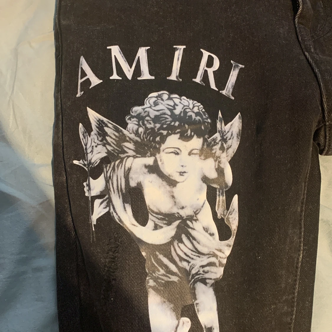 Svarta jeans från Amiri med ängeltryck - 1