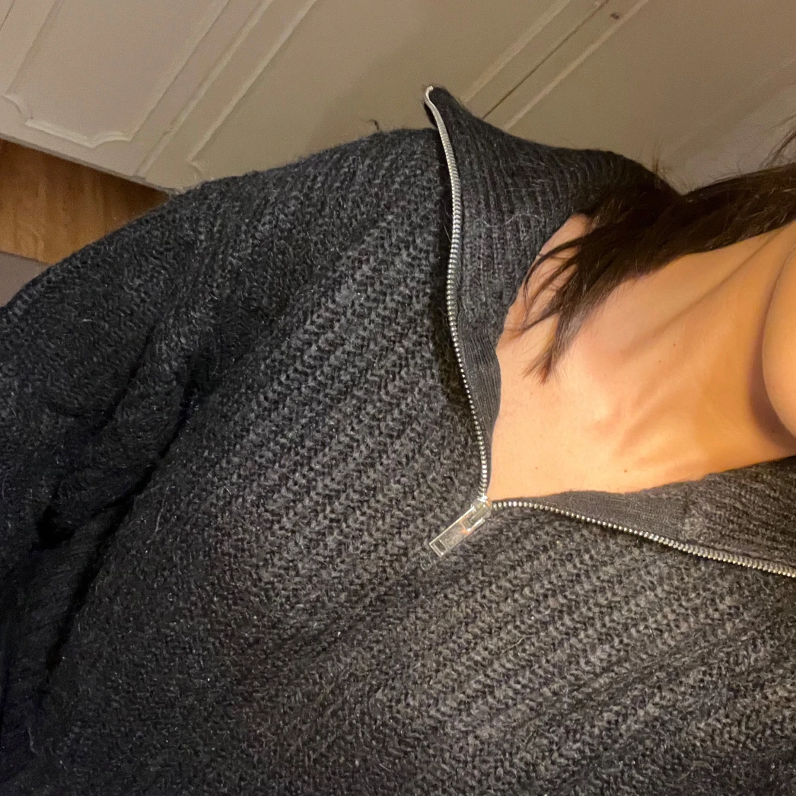 Svart stickad half zip från Gina Tricot - 3