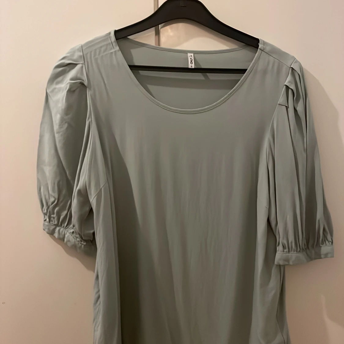 Ljusgrön blus från ONLY