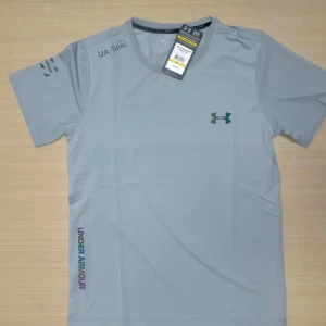 Under armor t shirt heatgear(M) - Grå t-shirt från under armor (M)helt ny med lapp 