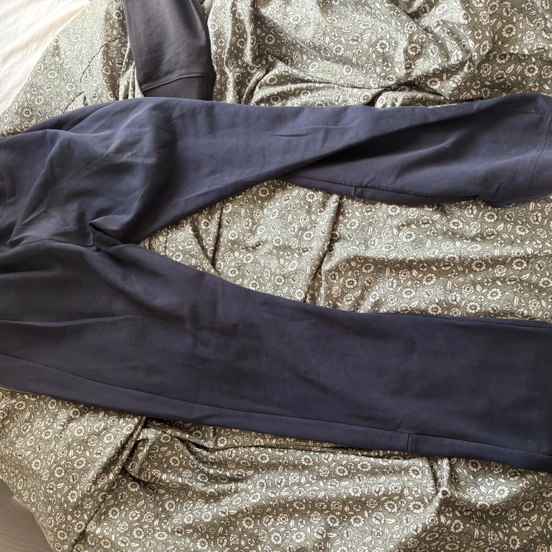 Svarta mjukisbyxor från BOSS - 2