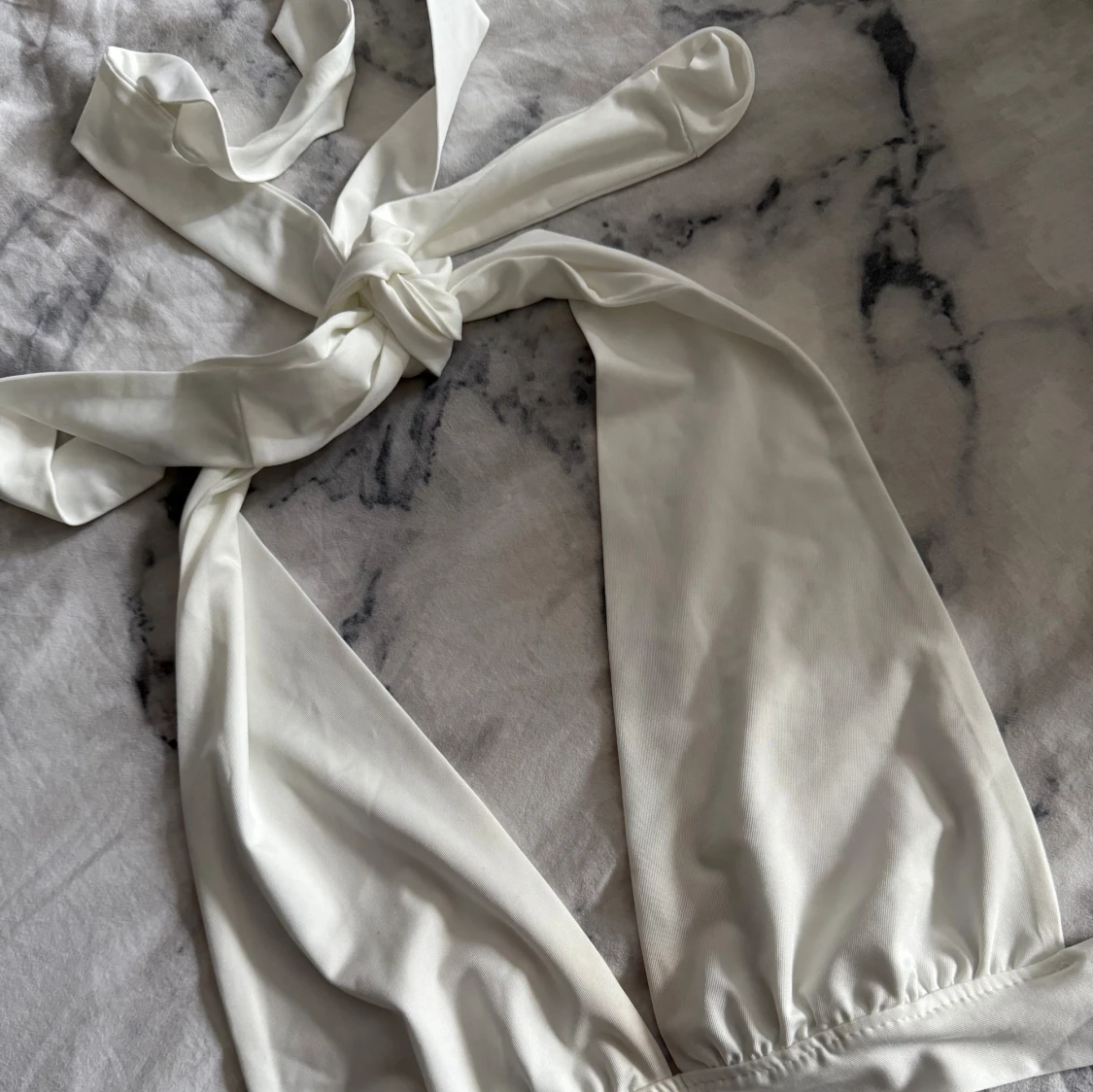 Vit topp med knyt från SHEIN - 2