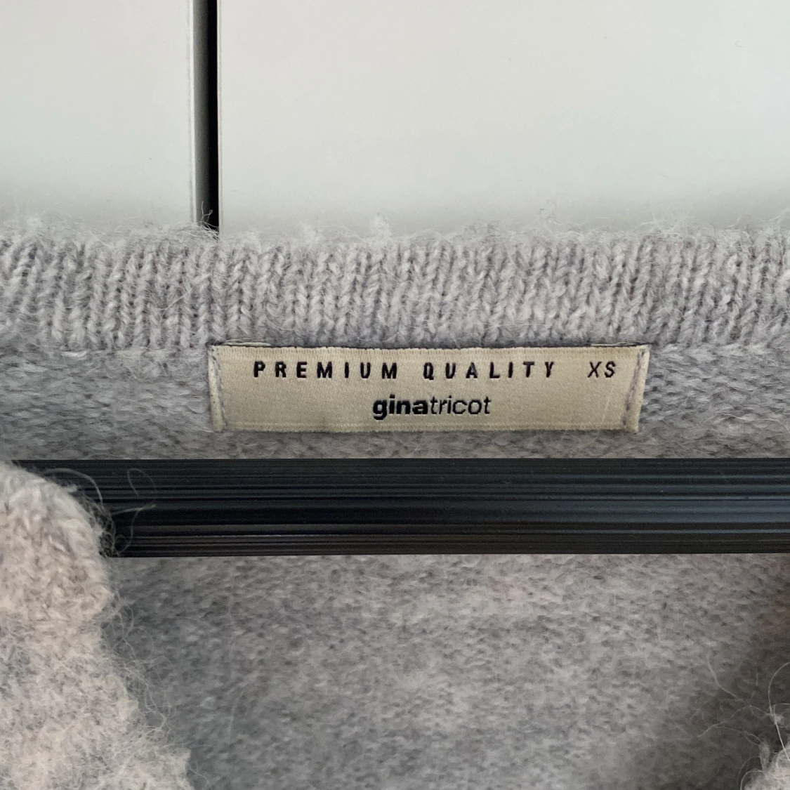 Grå stickad kofta från Gina Tricot - 2