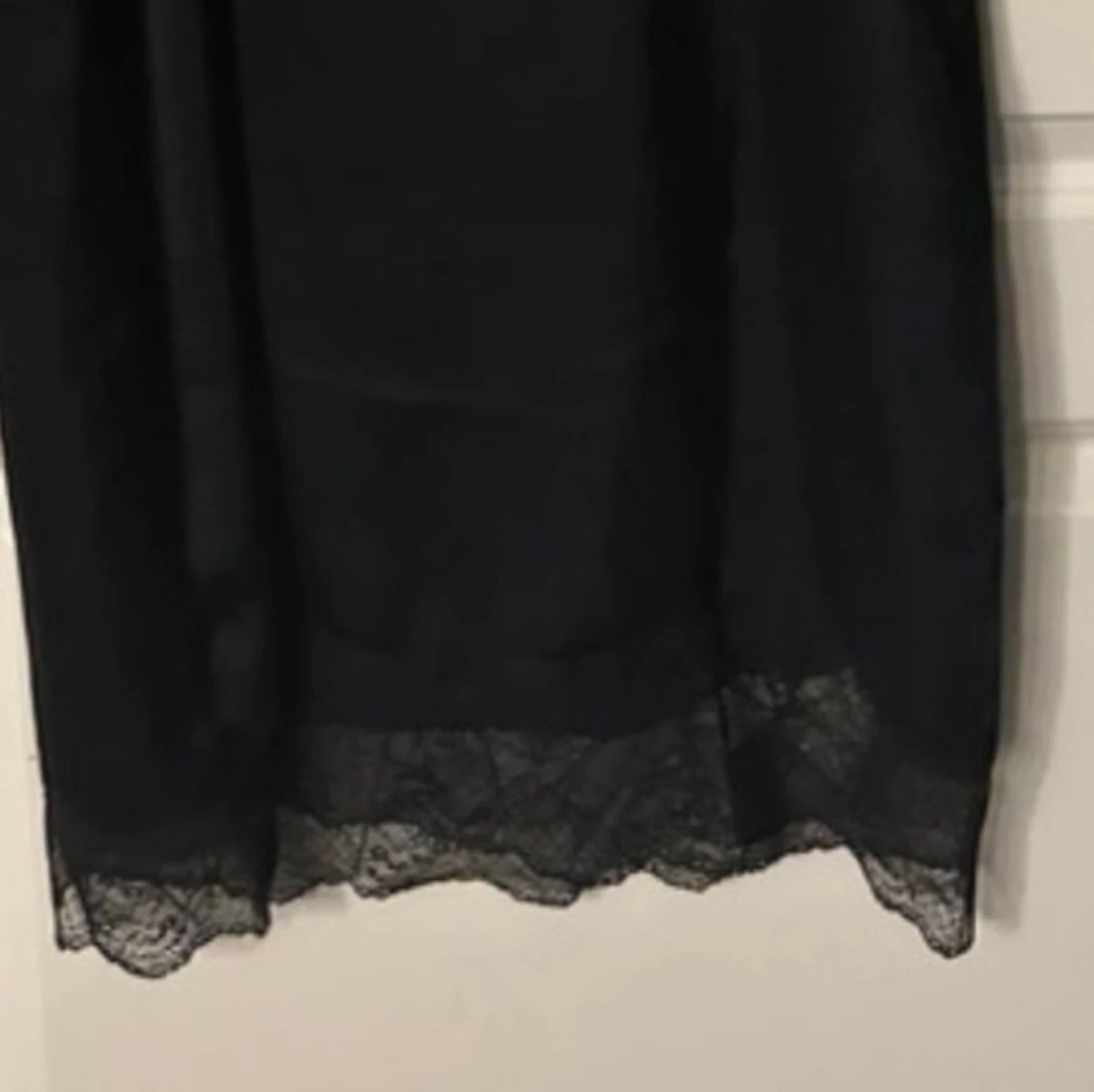 Svart långklänning med spetskant - 2