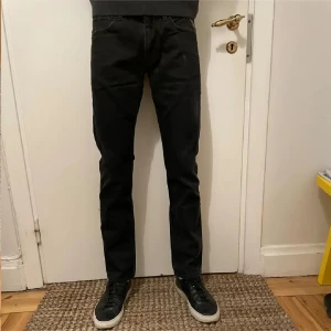 Replay Jeans - Säljer ett par snygga Replay jeans i modellen Jeto. De är i storleken W31 L32, och är i mycket bra skick. Hör av dig vid frågor eller funderingar! 
