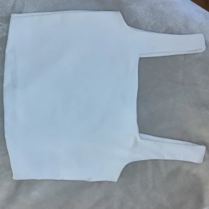 Vitt cropat linne från Amisu - Aldrig använd från New Yorker 