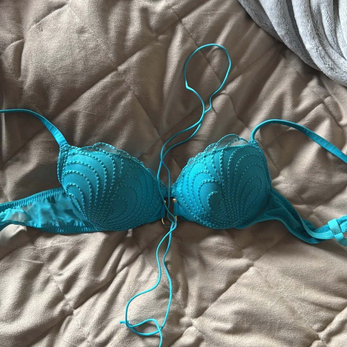 Turkos bh med spetsdetaljer från Intimissimi - 1