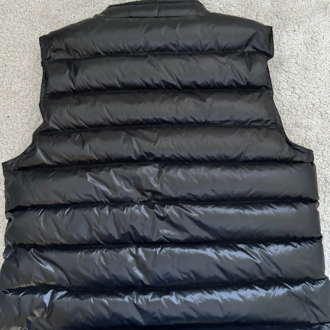 Svart dunväst från Moncler - 1