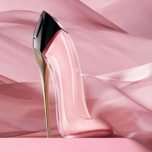Good Girl Blush Eau de Parfum 30 ml - !!CA HÄLFTEN KVAR!! 30 ml, kom privat för en bättre bild på hur mycket det är kvar i parfymen. Köptes på kicks för 980 kr i September 2024. 