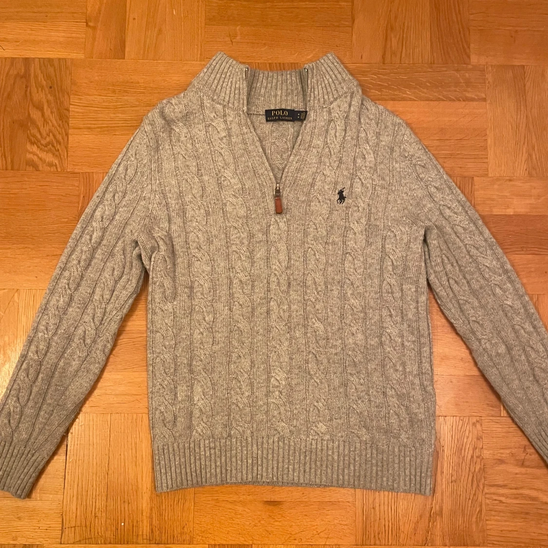 Grå kabelstickad halv zip från Polo Ralph Lauren - 3