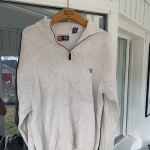 Stickad Raffe tröja - 🔵stickad Ralph lauren chaps tröjan i toppskick ⭐️, storlek XXL passar även XL, nypris ca 1600, mitt pris 120, hör av er vid funderingar 🤝