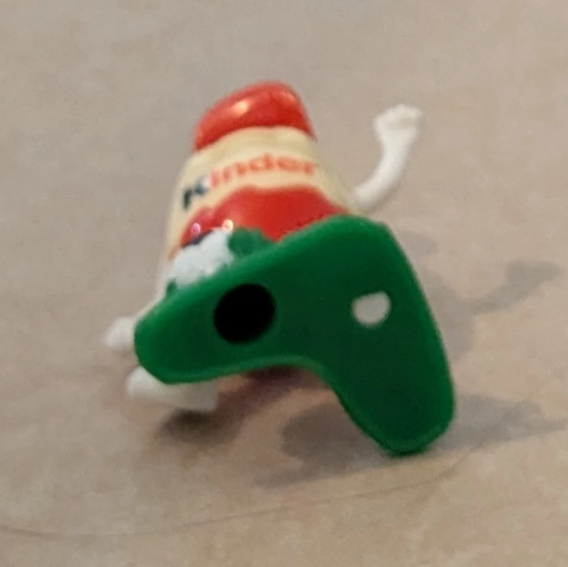 Unik samlarfigur från Kinder som spelar fotboll - 2