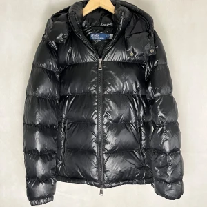 Ralph Lauren Jacka - Riktigt schysst raffe jacka, strålande skick. Storlek Xs, modellen är 185. Sitter för liten på modellen.