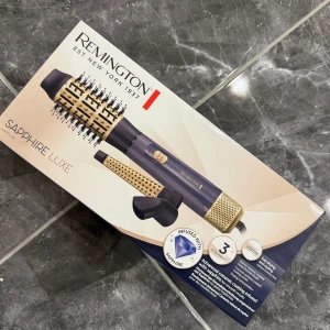 Stylingborste - Värmeborste från Remington. Aldrig använd, bara öppnad för att se hur den ser ut.🌸