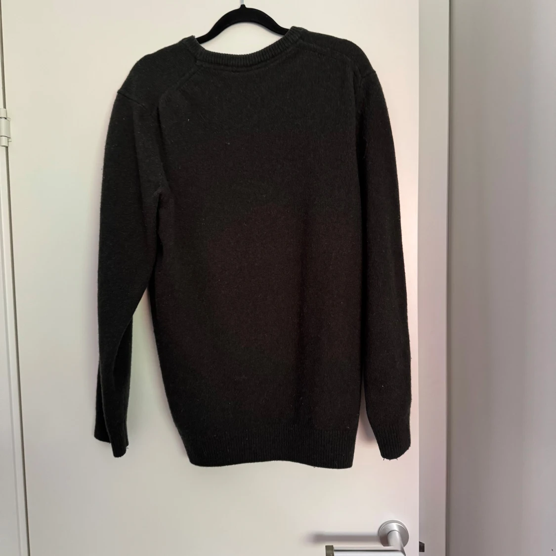 Mörkgrön stickad tröja från Lyle & Scott - 1