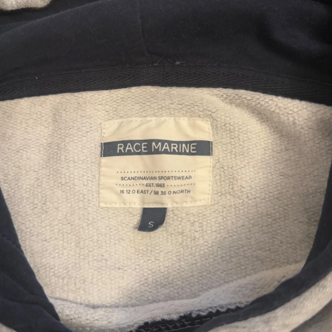 Grå hoodie från Race Marine - 2