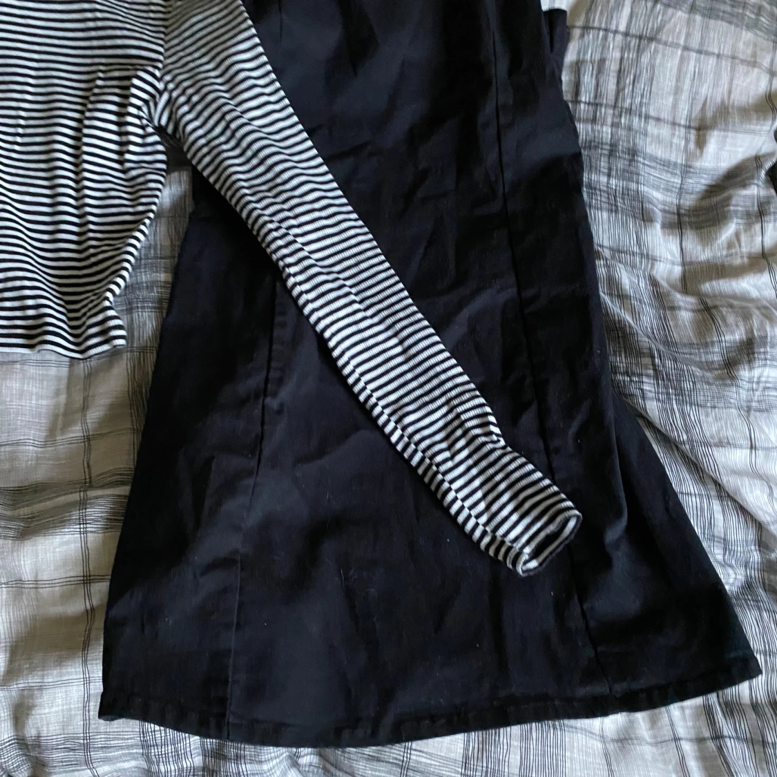 Svart kortklänning från H&M - 1