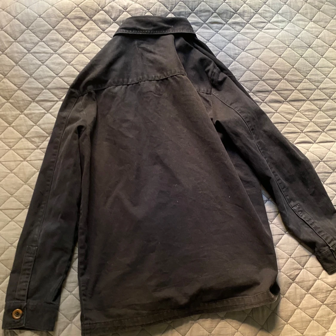 Svart overshirt  - 2