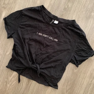 Svart t-shirt - Storlek M inga defekter endast lite skrynklig efter tvätt.